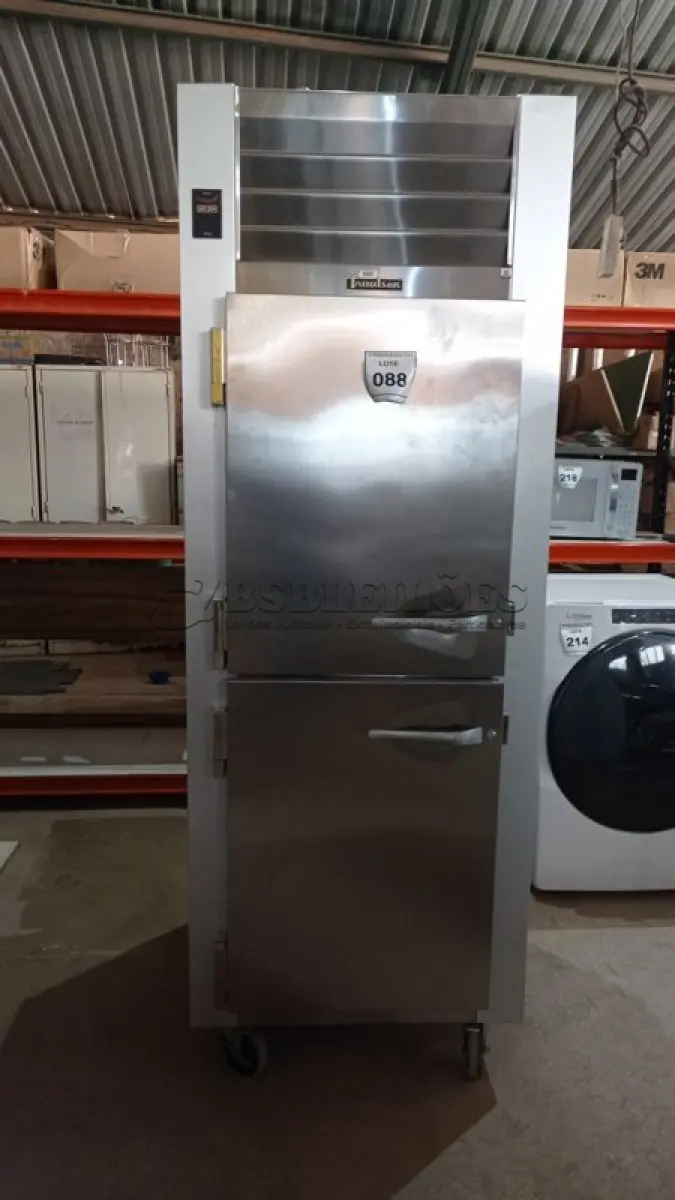 LOTE 088 - 01 FREZER VERTICAL 2 PORTAS TRAULSEN EM INOX 110V. (NO ESTADO EM QUE SE ENCONTRA. SUJEITO A AVARIAS OCULTAS/VISÍVEIS.) AV9668T