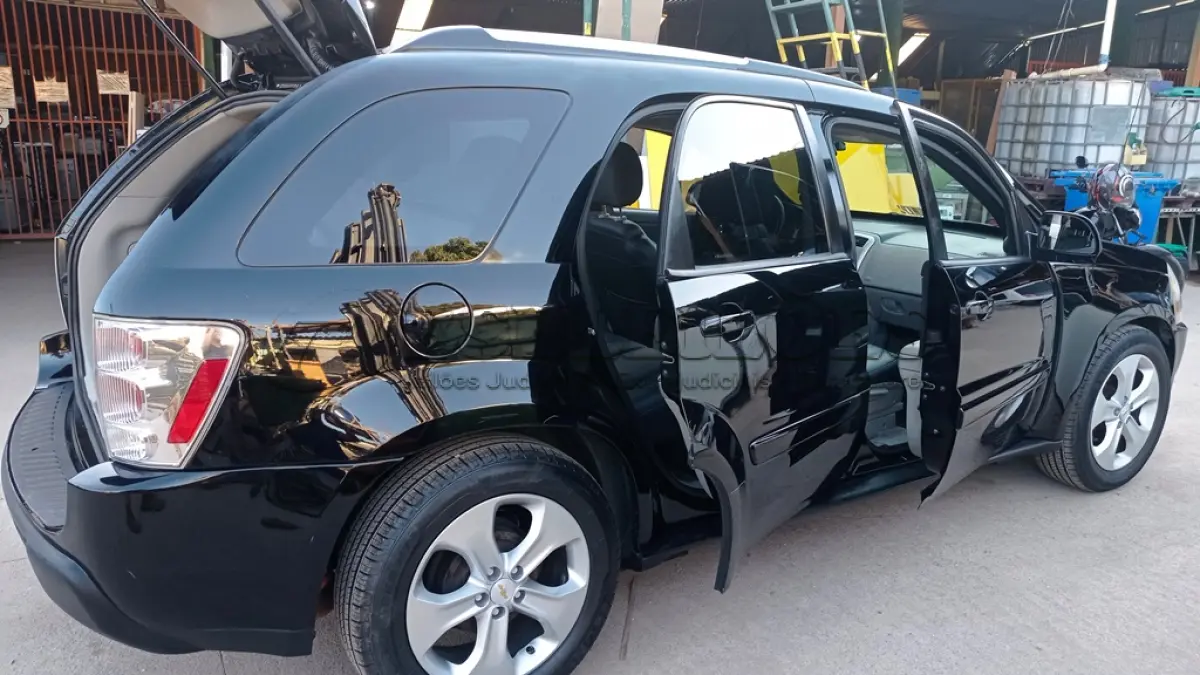 LOTE 603 - 01 I/CHEVROLET EQUINOX LT, ANO 2005, COR PRETA, GASOLINA, AUTOMÁTICA (NO ESTADO).