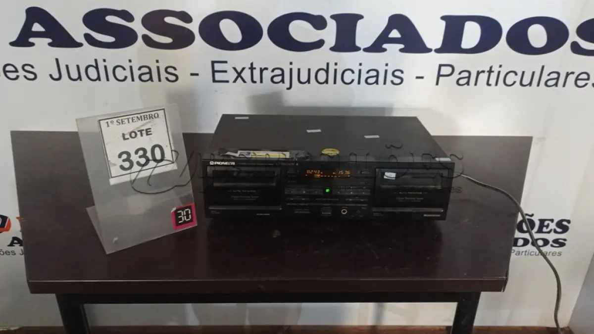 LOTE 330 - 01 TOCA FITAS CASSETE PIONEER MODELO CT-W606DR. (NO ESTADO) ATENÇÃO! FAZER A VISITAÇÃO ANTES DE ARREMATAR, NÃO SABEMOS SE FUNCIONA, LEILÃO NÃO TEM GARANTIA E NEM DEVOLUÇÃO, SUJEITO A POSSÍVEIS AVARIAS VISÍVEIS/OCULTAS E/OU AUSÊNCIA DE COMPONENTES.