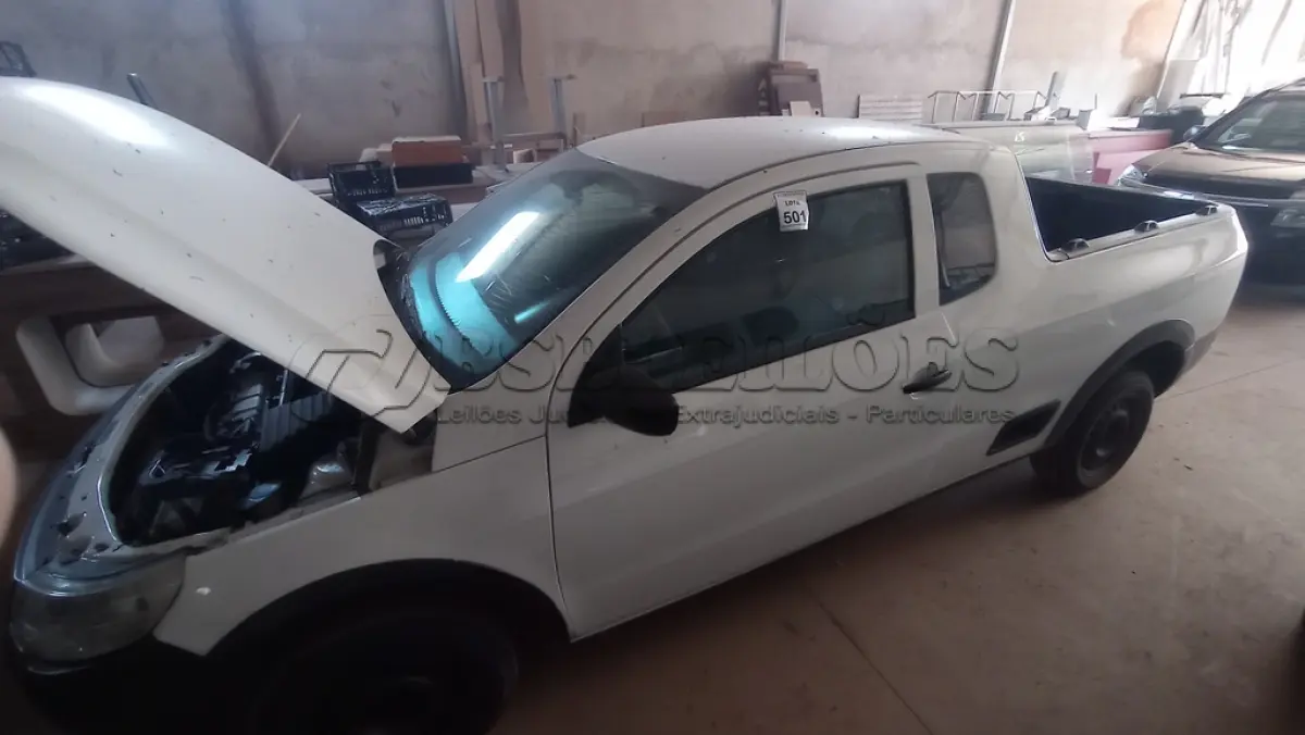LOTE 501 - 01 VW SAVEIRO 1.6 CE FLEX, PLACA JIE7F03 ,COR BRANCA ANO 2010. (NO ESTADO) ATENÇÃO! FAZER A VISITAÇÃO ANTES DE ARREMATAR, NÃO SABEMOS SE FUNCIONA, LEILÃO NÃO TEM GARANTIA E NEM DEVOLUÇÃO, SUJEITO A POSSÍVEIS AVARIAS VISÍVEIS/OCULTAS E/OU AUSÊNCIA DE COMPONENTES.
