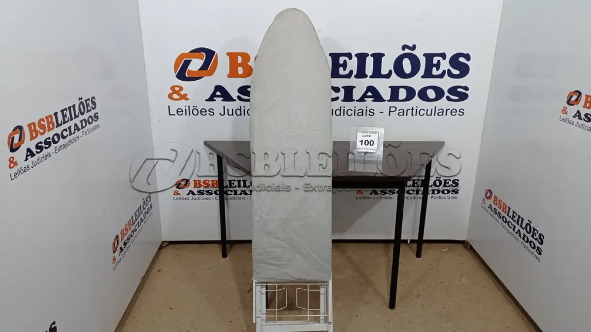 LOTE 100 - 01 TÁBUA DE PASSAR ROUPAS. (NO ESTADO EM QUE SE ENCONTRA. SUJEITO A AVARIAS OCULTAS/VISÍVEIS.)