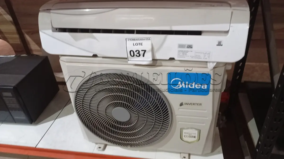LOTE 037 - 01 AR CONDICIONADO MIDEA INVERTER 12.000 BTUS (NO ESTADO EM QUE SE ENCONTRA. SUJEITO A AVARIAS OCULTAS/VISÍVEIS.) BF1638C