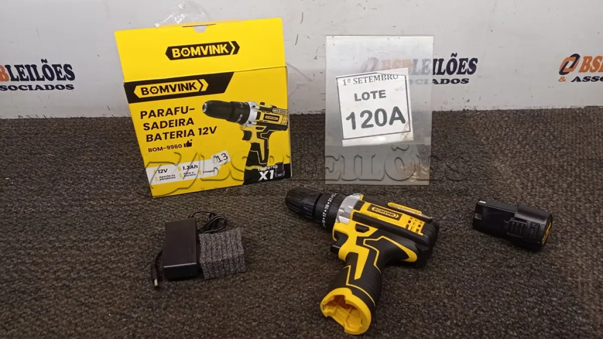 LOTE 120 - 01 PARAFUSADEIRA A BATERIA 12V 2BITS E CARREGADOR. (NO ESTADO) ATENÇÃO! FAZER A VISITAÇÃO ANTES DE ARREMATAR, NÃO SABEMOS SE FUNCIONA, LEILÃO NÃO TEM GARANTIA E NEM DEVOLUÇÃO, SUJEITO A POSSÍVEIS AVARIAS VISÍVEIS/OCULTAS E/OU AUSÊNCIA DE COMPONENTES.