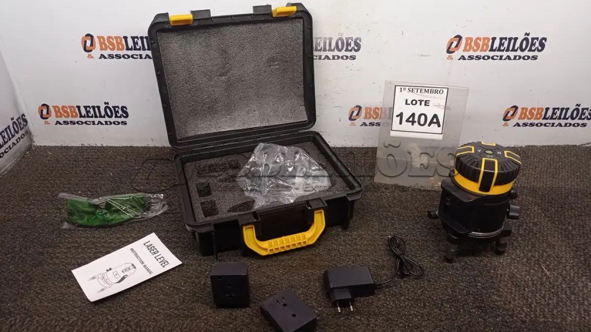 LOTE 140 - 01 NIVEL A LASER COM 2 BATERIAS MALETA ÓCULOS DE PROTEÇÃO. (NO ESTADO) ATENÇÃO! FAZER A VISITAÇÃO ANTES DE ARREMATAR, NÃO SABEMOS SE FUNCIONA, LEILÃO NÃO TEM GARANTIA E NEM DEVOLUÇÃO, SUJEITO A POSSÍVEIS AVARIAS VISÍVEIS/OCULTAS E/OU AUSÊNCIA DE COMPONENTES.