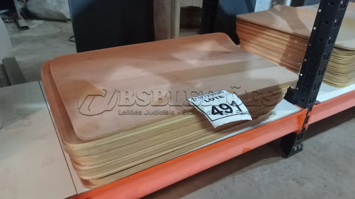LOTE 491 - 20 PEÇAS DE MADEIRA. (NO ESTADO) ATENÇÃO! FAZER A VISITAÇÃO ANTES DE ARREMATAR, NÃO SABEMOS SE FUNCIONA. LEILÃO NÃO TEM GARANTIA E NEM DEVOLUÇÃO, SUJEITO A POSSÍVEIS AVARIAS VISÍVEIS/OCULTAS E/OU AUSÊNCIA DE COMPONENTES.