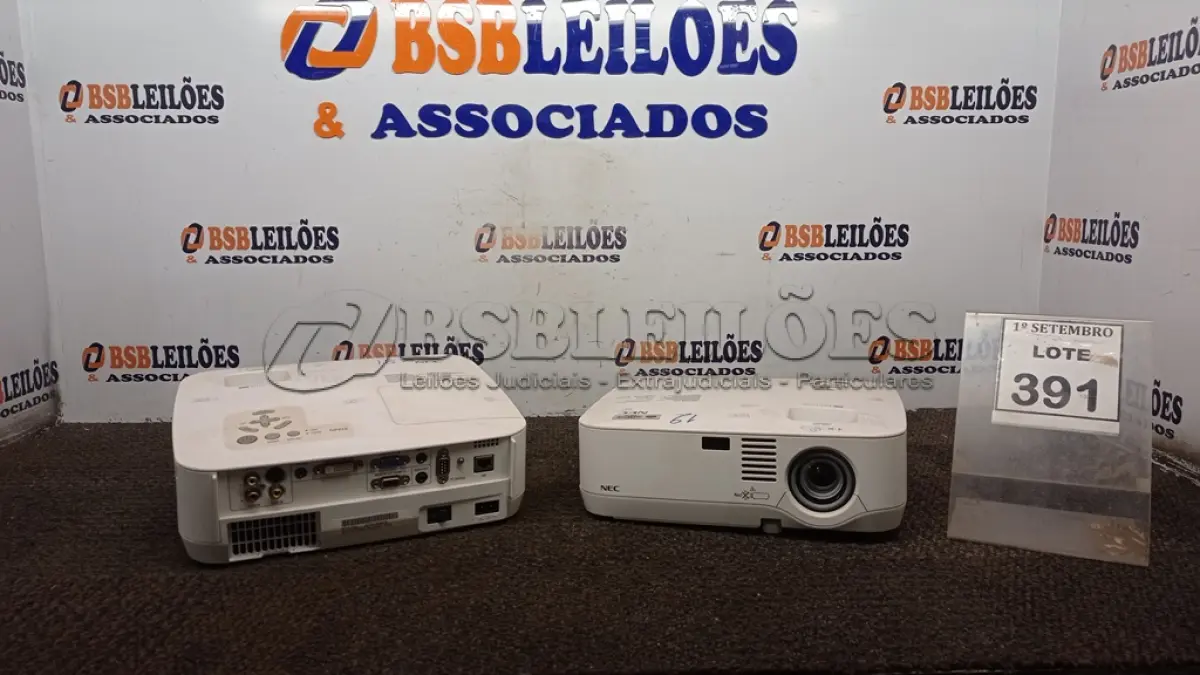 LOTE 391 - 02 PROJETORES MARCA NEC. (NO ESTADO) ATENÇÃO! FAZER A VISITAÇÃO ANTES DE ARREMATAR, NÃO SABEMOS SE FUNCIONA, LEILÃO NÃO TEM GARANTIA E NEM DEVOLUÇÃO, SUJEITO A POSSÍVEIS AVARIAS VISÍVEIS/OCULTAS E/OU AUSÊNCIA DE COMPONENTES.