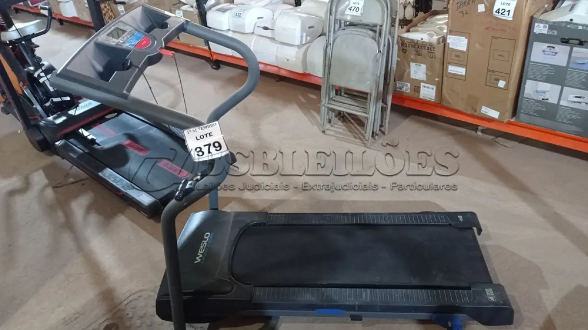 LOTE 379 - 01 ESTEIRA ERGOMÉTRICA MARCA WESLO. (NO ESTADO) ATENÇÃO! FAZER A VISITAÇÃO ANTES DE ARREMATAR, NÃO SABEMOS SE FUNCIONA, LEILÃO NÃO TEM GARANTIA E NEM DEVOLUÇÃO, SUJEITO A POSSÍVEIS AVARIAS VISÍVEIS/OCULTAS E/OU AUSÊNCIA DE COMPONENTES.