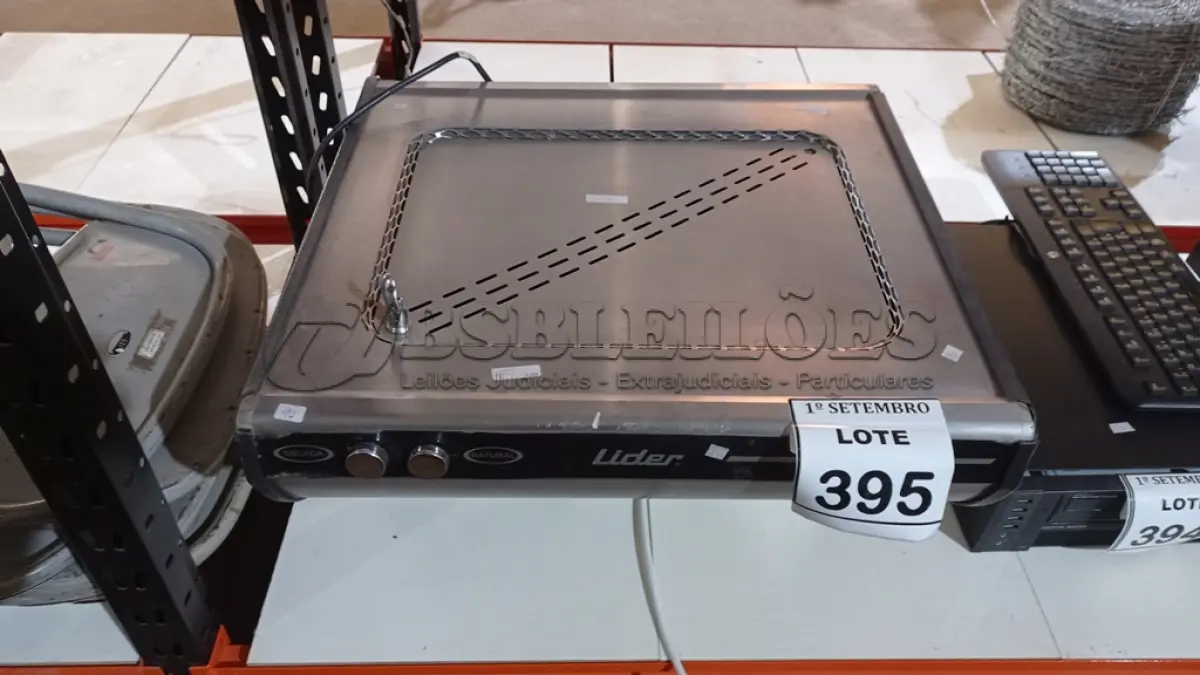 LOTE 395 - 01 BEBEDOURO EM INOX MARCA LÍDER. (NO ESTADO) ATENÇÃO! FAZER A VISITAÇÃO ANTES DE ARREMATAR, NÃO SABEMOS SE FUNCIONA. LEILÃO NÃO TEM GARANTIA E NEM DEVOLUÇÃO, SUJEITO A POSSÍVEIS AVARIAS VISÍVEIS/OCULTAS E/OU AUSÊNCIA DE COMPONENTES.