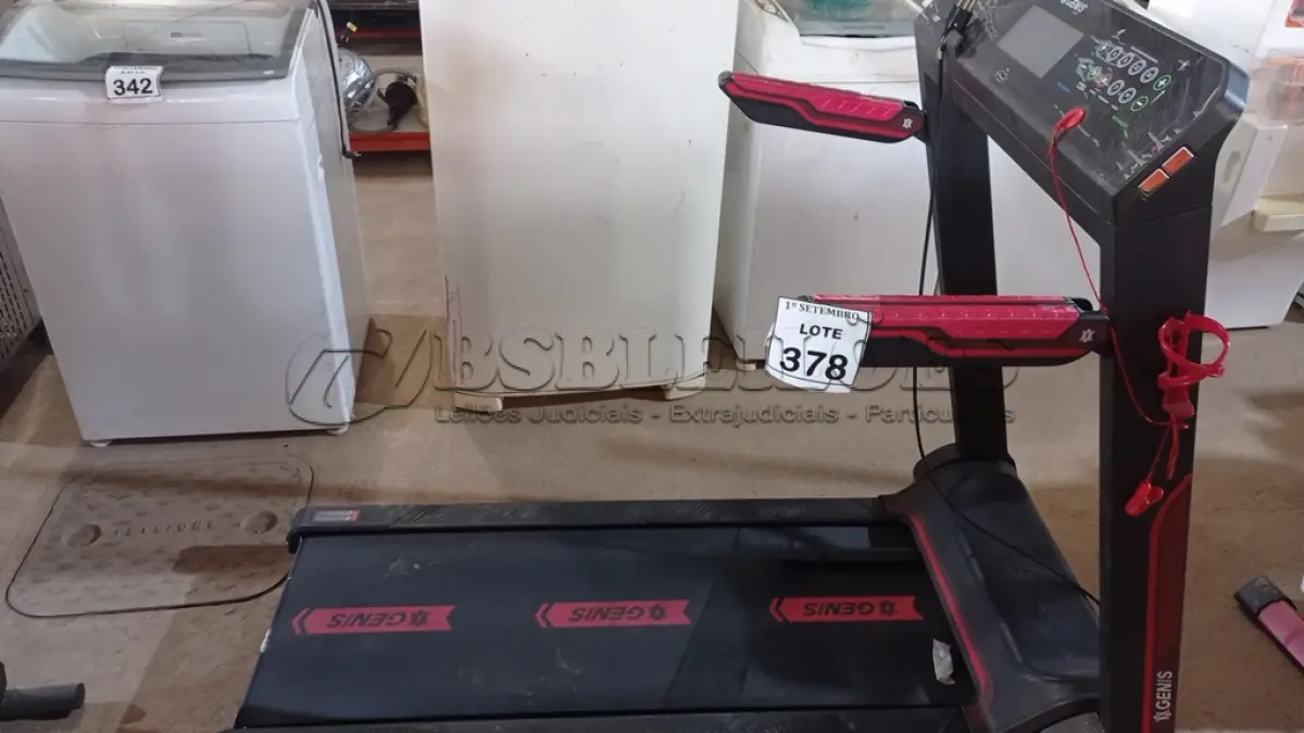 LOTE 378 - 01 ESTEIRA ERGOMÉTRICA GENIS. (NO ESTADO) ATENÇÃO! FAZER A VISITAÇÃO ANTES DE ARREMATAR, NÃO SABEMOS SE FUNCIONA, LEILÃO NÃO TEM GARANTIA E NEM DEVOLUÇÃO, SUJEITO A POSSÍVEIS AVARIAS VISÍVEIS/OCULTAS E/OU AUSÊNCIA DE COMPONENTES.