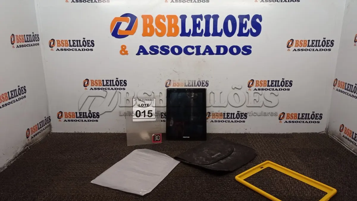 LOTE 015 - 01 TABLET MARCA POSITIVO. (NO ESTADO) ATENÇÃO! FAZER A VISITAÇÃO ANTES DE ARREMATAR, NÃO SABEMOS SE FUNCIONA, LEILÃO NÃO TEM GARANTIA E NEM DEVOLUÇÃO, SUJEITO A POSSÍVEIS AVARIAS VISÍVEIS/OCULTAS E/OU AUSÊNCIA DE COMPONENTES.
