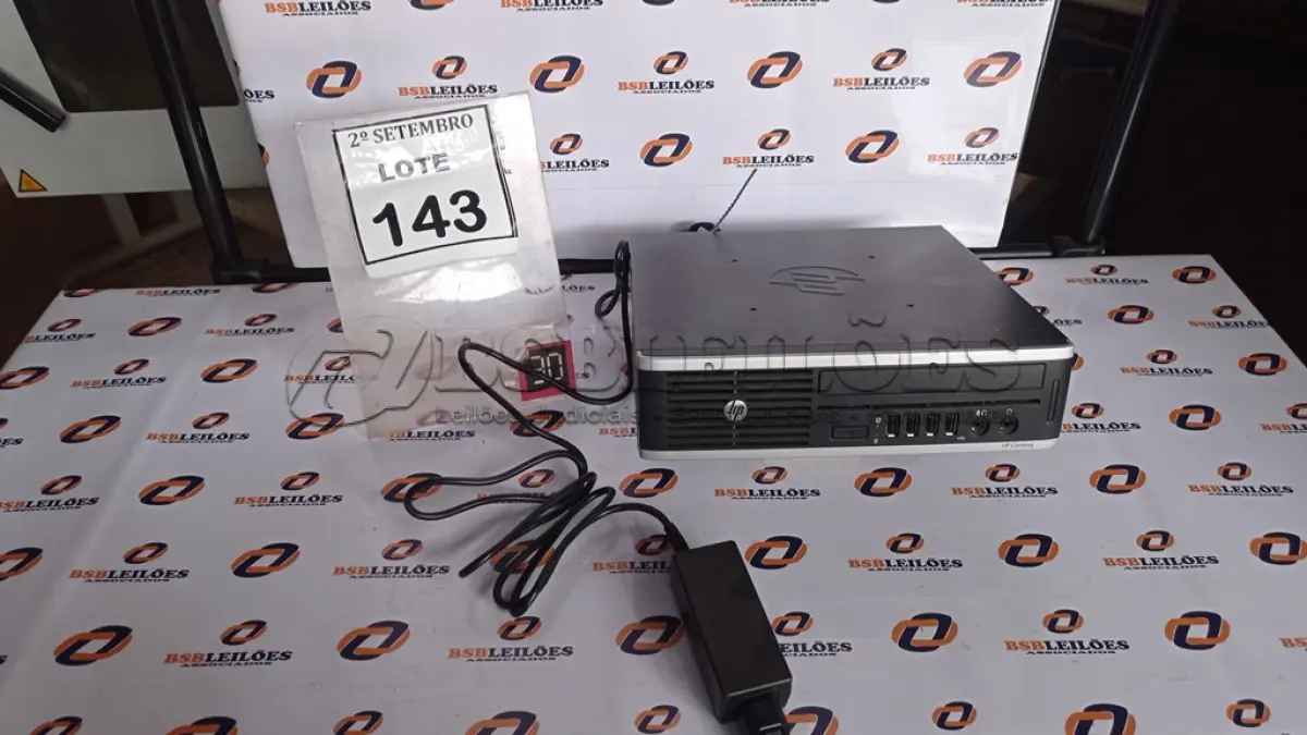 LOTE 143 - 01 MINI PC MARCA HP. (NO ESTADO) ATENÇÃO! FAZER A VISITAÇÃO ANTES DE ARREMATAR, NÃO SABEMOS SE FUNCIONA, LEILÃO NÃO TEM GARANTIA E NEM DEVOLUÇÃO, SUJEITO A POSSÍVEIS AVARIAS VISÍVEIS/OCULTAS E/OU AUSÊNCIA DE COMPONENTES.