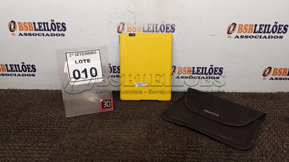 LOTE 010 - 01 TABLET MARCA POSITIVO. (NO ESTADO) ATENÇÃO! FAZER A VISITAÇÃO ANTES DE ARREMATAR, NÃO SABEMOS SE FUNCIONA, LEILÃO NÃO TEM GARANTIA E NEM DEVOLUÇÃO, SUJEITO A POSSÍVEIS AVARIAS VISÍVEIS/OCULTAS E/OU AUSÊNCIA DE COMPONENTES.