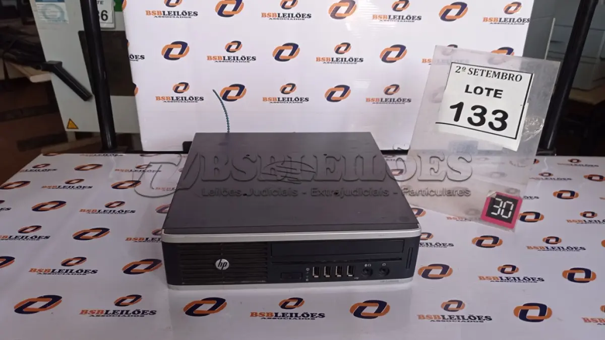 LOTE 133 - 01 MINI PC MARCA HP. (NO ESTADO) ATENÇÃO! FAZER A VISITAÇÃO ANTES DE ARREMATAR, NÃO SABEMOS SE FUNCIONA, LEILÃO NÃO TEM GARANTIA E NEM DEVOLUÇÃO, SUJEITO A POSSÍVEIS AVARIAS VISÍVEIS/OCULTAS E/OU AUSÊNCIA DE COMPONENTES.