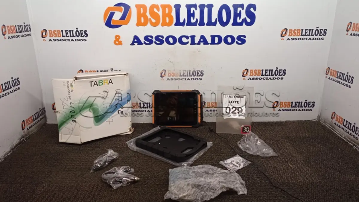 LOTE 029 - 01 TABLET QAV 801 8GB MARCA TABRA. (NO ESTADO) ATENÇÃO! FAZER A VISITAÇÃO ANTES DE ARREMATAR, NÃO SABEMOS SE FUNCIONA, LEILÃO NÃO TEM GARANTIA E NEM DEVOLUÇÃO, SUJEITO A POSSÍVEIS AVARIAS VISÍVEIS/OCULTAS E/OU AUSÊNCIA DE COMPONENTES.