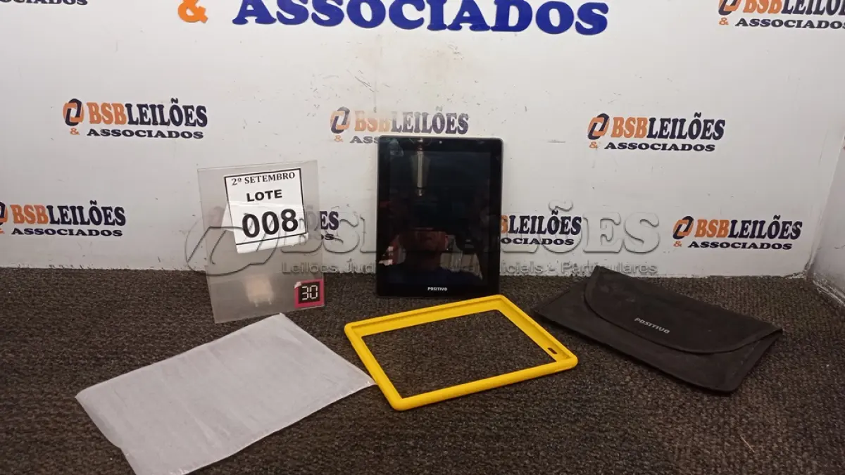 LOTE 008 - 01 TABLET MARCA POSITIVO. (NO ESTADO) ATENÇÃO! FAZER A VISITAÇÃO ANTES DE ARREMATAR, NÃO SABEMOS SE FUNCIONA, LEILÃO NÃO TEM GARANTIA E NEM DEVOLUÇÃO, SUJEITO A POSSÍVEIS AVARIAS VISÍVEIS/OCULTAS E/OU AUSÊNCIA DE COMPONENTES.