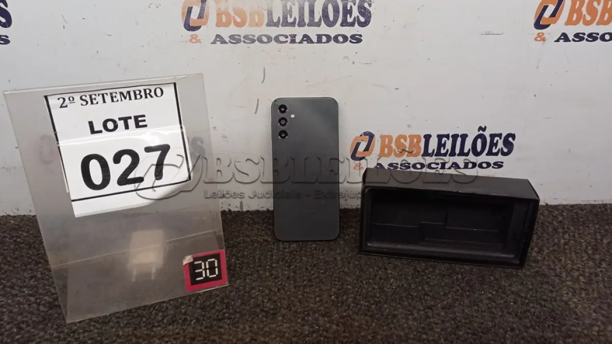 LOTE 027 - 01 SMARTPHONE MODELO A14 MARCA SAMSUNG. (NO ESTADO) ATENÇÃO! FAZER A VISITAÇÃO ANTES DE ARREMATAR, NÃO SABEMOS SE FUNCIONA, LEILÃO NÃO TEM GARANTIA E NEM DEVOLUÇÃO, SUJEITO A POSSÍVEIS AVARIAS VISÍVEIS/OCULTAS E/OU AUSÊNCIA DE COMPONENTES.