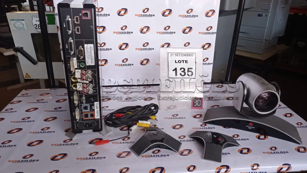 LOTE 135 - 01 LOTE COM EQUIPAMENTOS DE VIDEOCONFERÊNCIA MARCA POLYCOM. (NO ESTADO) ATENÇÃO! FAZER A VISITAÇÃO ANTES DE ARREMATAR, NÃO SABEMOS SE FUNCIONA, LEILÃO NÃO TEM GARANTIA E NEM DEVOLUÇÃO, SUJEITO A POSSÍVEIS AVARIAS VISÍVEIS/OCULTAS E/OU AUSÊNCIA DE COMPONENTES.