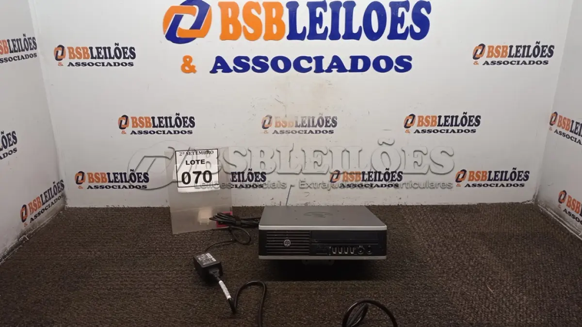 LOTE 070 - 01 MINI PC MARCA HP. (NO ESTADO) ATENÇÃO! FAZER A VISITAÇÃO ANTES DE ARREMATAR, NÃO SABEMOS SE FUNCIONA, LEILÃO NÃO TEM GARANTIA E NEM DEVOLUÇÃO, SUJEITO A POSSÍVEIS AVARIAS VISÍVEIS/OCULTAS E/OU AUSÊNCIA DE COMPONENTES.
