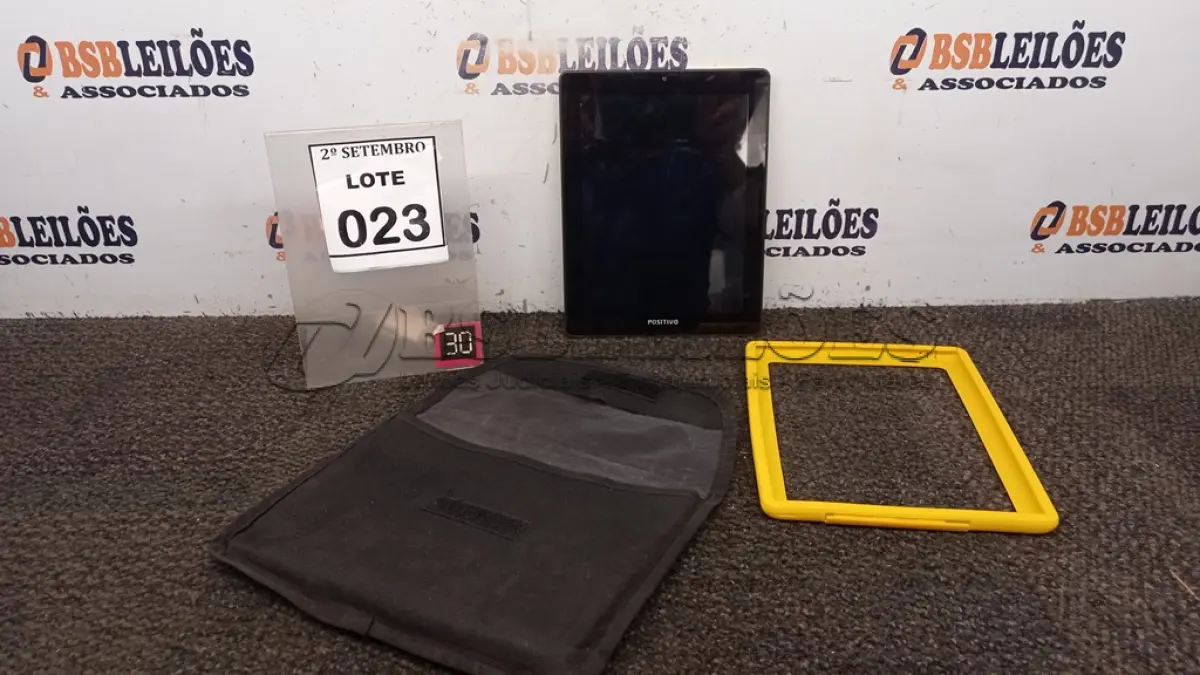 LOTE 023 - 01 TABLET MARCA POSITIVO. (NO ESTADO) ATENÇÃO! FAZER A VISITAÇÃO ANTES DE ARREMATAR, NÃO SABEMOS SE FUNCIONA, LEILÃO NÃO TEM GARANTIA E NEM DEVOLUÇÃO, SUJEITO A POSSÍVEIS AVARIAS VISÍVEIS/OCULTAS E/OU AUSÊNCIA DE COMPONENTES.