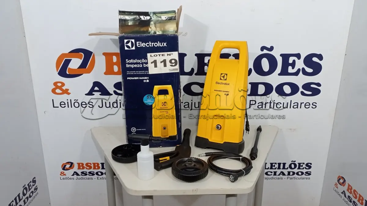 LOTE 119 - 01 LAVADORA DE ALTA PRESSÃO ELECTROLUX 1800PSI EWS30 - 127V (NO ESTADO, NÃO SABEMOS SE FUNCIONA. LEILÃO NÃO TEM GARANTIA E NEM DEVOLUÇÃO, SUJEITO A POSSÍVEIS AVARIAS VISÍVEIS/OCULTAS E/OU AUSÊNCIA DE COMPONENTES)