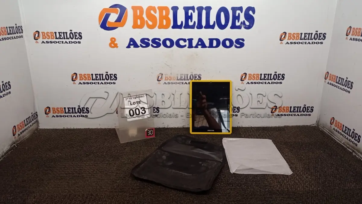 LOTE 003 - 01 TABLET MARCA POSITIVO. (NO ESTADO) ATENÇÃO! FAZER A VISITAÇÃO ANTES DE ARREMATAR, NÃO SABEMOS SE FUNCIONA, LEILÃO NÃO TEM GARANTIA E NEM DEVOLUÇÃO, SUJEITO A POSSÍVEIS AVARIAS VISÍVEIS/OCULTAS E/OU AUSÊNCIA DE COMPONENTES.