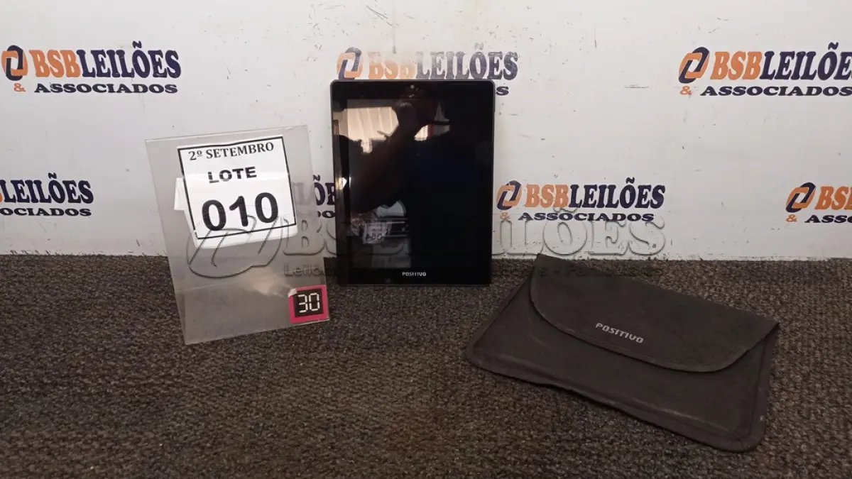 LOTE 010 - 01 TABLET MARCA POSITIVO. (NO ESTADO) ATENÇÃO! FAZER A VISITAÇÃO ANTES DE ARREMATAR, NÃO SABEMOS SE FUNCIONA, LEILÃO NÃO TEM GARANTIA E NEM DEVOLUÇÃO, SUJEITO A POSSÍVEIS AVARIAS VISÍVEIS/OCULTAS E/OU AUSÊNCIA DE COMPONENTES.