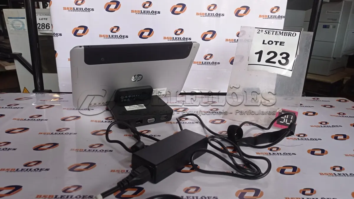 LOTE 123 - 01 TABLET HP ELITEPAD. (NO ESTADO) ATENÇÃO! FAZER A VISITAÇÃO ANTES DE ARREMATAR, NÃO SABEMOS SE FUNCIONA, LEILÃO NÃO TEM GARANTIA E NEM DEVOLUÇÃO, SUJEITO A POSSÍVEIS AVARIAS VISÍVEIS/OCULTAS E/OU AUSÊNCIA DE COMPONENTES.