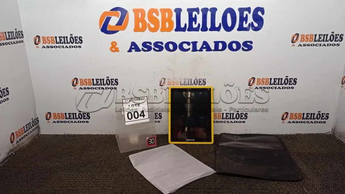 LOTE 004 - 01 TABLET MARCA POSITIVO. (NO ESTADO) ATENÇÃO! FAZER A VISITAÇÃO ANTES DE ARREMATAR, NÃO SABEMOS SE FUNCIONA, LEILÃO NÃO TEM GARANTIA E NEM DEVOLUÇÃO, SUJEITO A POSSÍVEIS AVARIAS VISÍVEIS/OCULTAS E/OU AUSÊNCIA DE COMPONENTES.