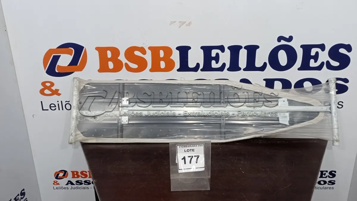 LOTE 177 - 01 TÁBUA DE PASSAT. (NO ESTADO EM QUE SE ENCONTRA. SUJEITO A AVARIAS OCULTAS/VISÍVEIS.)