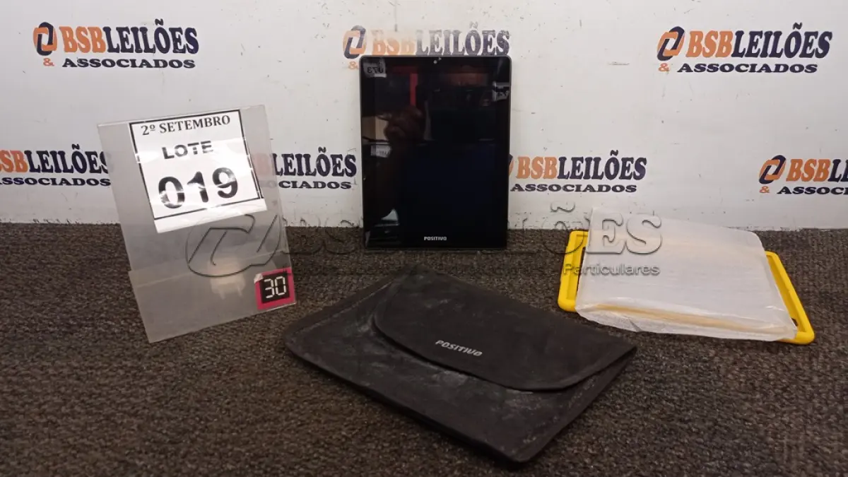 LOTE 019 - 01 TABLET MARCA POSITIVO. (NO ESTADO) ATENÇÃO! FAZER A VISITAÇÃO ANTES DE ARREMATAR, NÃO SABEMOS SE FUNCIONA, LEILÃO NÃO TEM GARANTIA E NEM DEVOLUÇÃO, SUJEITO A POSSÍVEIS AVARIAS VISÍVEIS/OCULTAS E/OU AUSÊNCIA DE COMPONENTES.