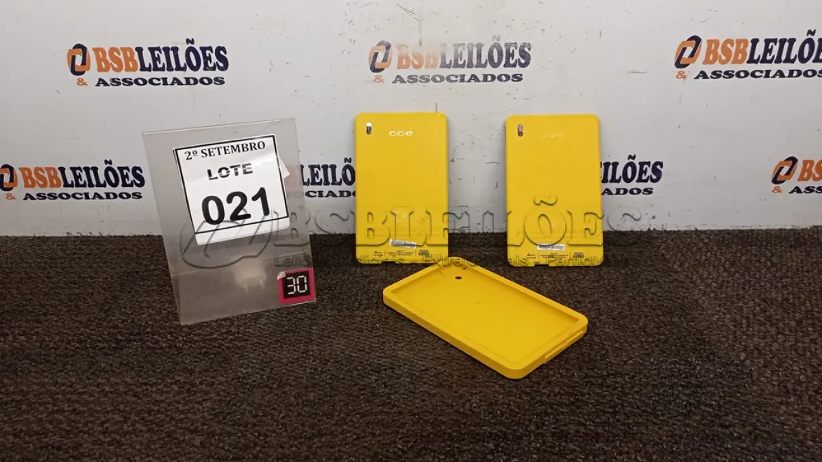 LOTE 021 - 02 TABLETS MARCA CCE. (NO ESTADO) ATENÇÃO! FAZER A VISITAÇÃO ANTES DE ARREMATAR, NÃO SABEMOS SE FUNCIONA, LEILÃO NÃO TEM GARANTIA E NEM DEVOLUÇÃO, SUJEITO A POSSÍVEIS AVARIAS VISÍVEIS/OCULTAS E/OU AUSÊNCIA DE COMPONENTES.