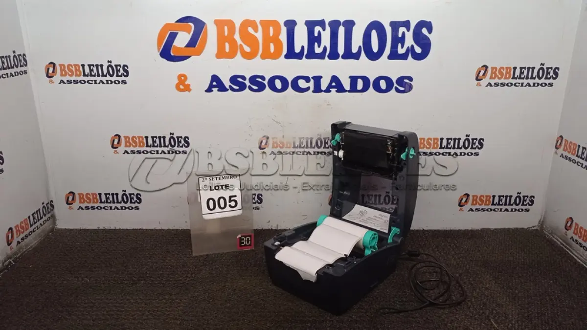 LOTE 005 - 01 IMPRESSORA DE ETIQUETAS MARCA TSC. (NO ESTADO) ATENÇÃO! FAZER A VISITAÇÃO ANTES DE ARREMATAR, NÃO SABEMOS SE FUNCIONA, LEILÃO NÃO TEM GARANTIA E NEM DEVOLUÇÃO, SUJEITO A POSSÍVEIS AVARIAS VISÍVEIS/OCULTAS E/OU AUSÊNCIA DE COMPONENTES.