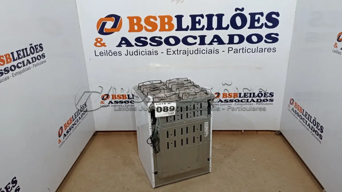 LOTE 089 - 01 FOGÃO ESMALTEC 4 BOCAS AGATA (NO ESTADO, NÃO SABEMOS SE FUNCIONA. LEILÃO NÃO TEM GARANTIA E NEM DEVOLUÇÃO, SUJEITO A POSSÍVEIS AVARIAS VISÍVEIS/OCULTAS E/OU AUSÊNCIA DE COMPONENTES)