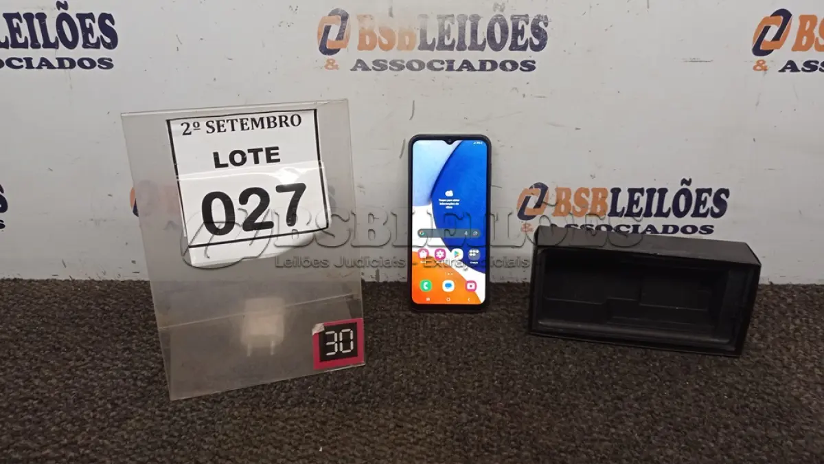LOTE 027 - 01 SMARTPHONE MODELO A14 MARCA SAMSUNG. (NO ESTADO) ATENÇÃO! FAZER A VISITAÇÃO ANTES DE ARREMATAR, NÃO SABEMOS SE FUNCIONA, LEILÃO NÃO TEM GARANTIA E NEM DEVOLUÇÃO, SUJEITO A POSSÍVEIS AVARIAS VISÍVEIS/OCULTAS E/OU AUSÊNCIA DE COMPONENTES.