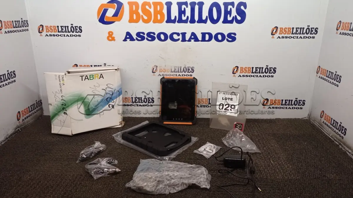 LOTE 029 - 01 TABLET QAV 801 8GB MARCA TABRA. (NO ESTADO) ATENÇÃO! FAZER A VISITAÇÃO ANTES DE ARREMATAR, NÃO SABEMOS SE FUNCIONA, LEILÃO NÃO TEM GARANTIA E NEM DEVOLUÇÃO, SUJEITO A POSSÍVEIS AVARIAS VISÍVEIS/OCULTAS E/OU AUSÊNCIA DE COMPONENTES.