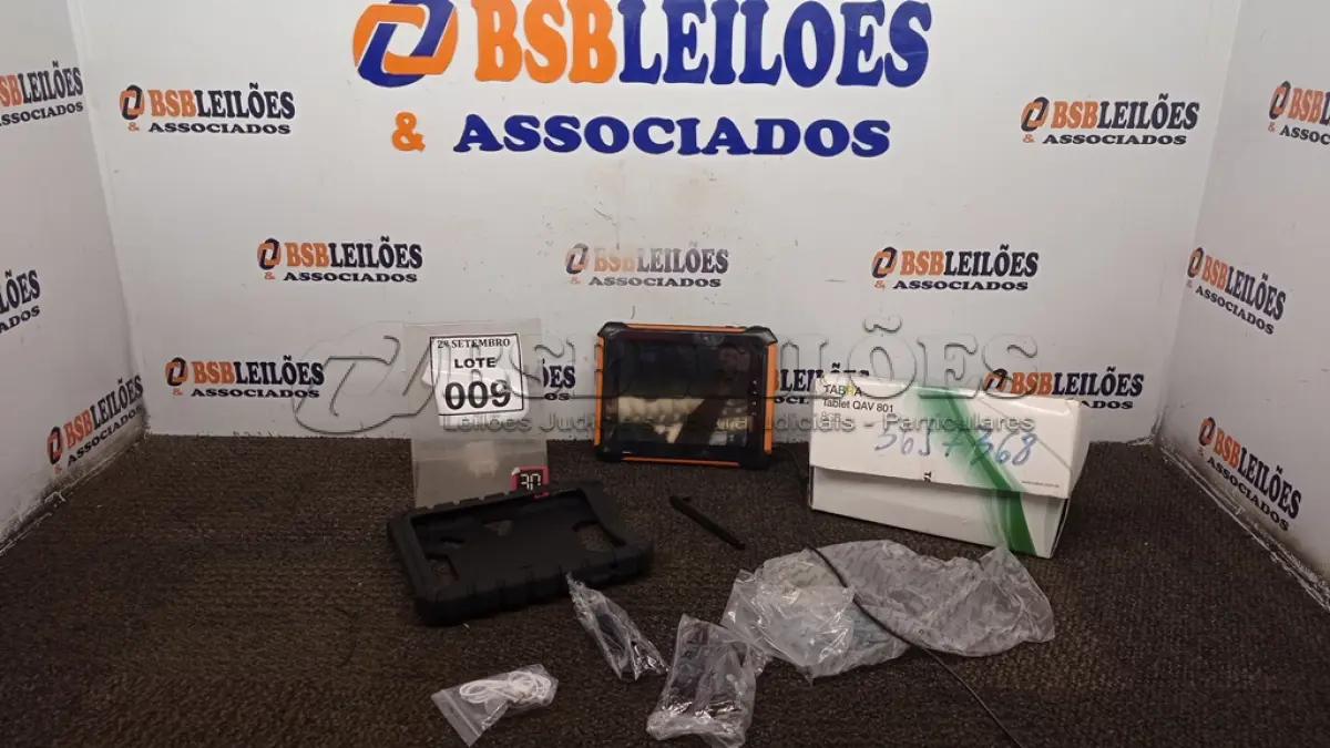 LOTE 009 - 01 TABLET QAV 801 8GB MARCA TABRA. (NO ESTADO) ATENÇÃO! FAZER A VISITAÇÃO ANTES DE ARREMATAR, NÃO SABEMOS SE FUNCIONA, LEILÃO NÃO TEM GARANTIA E NEM DEVOLUÇÃO, SUJEITO A POSSÍVEIS AVARIAS VISÍVEIS/OCULTAS E/OU AUSÊNCIA DE COMPONENTES.