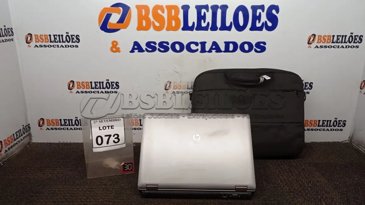 LOTE 073 - 01 NOTEBOOK MARCA HP COM BOLSA. (NO ESTADO) ATENÇÃO! FAZER A VISITAÇÃO ANTES DE ARREMATAR, NÃO SABEMOS SE FUNCIONA, LEILÃO NÃO TEM GARANTIA E NEM DEVOLUÇÃO, SUJEITO A POSSÍVEIS AVARIAS VISÍVEIS/OCULTAS E/OU AUSÊNCIA DE COMPONENTES.