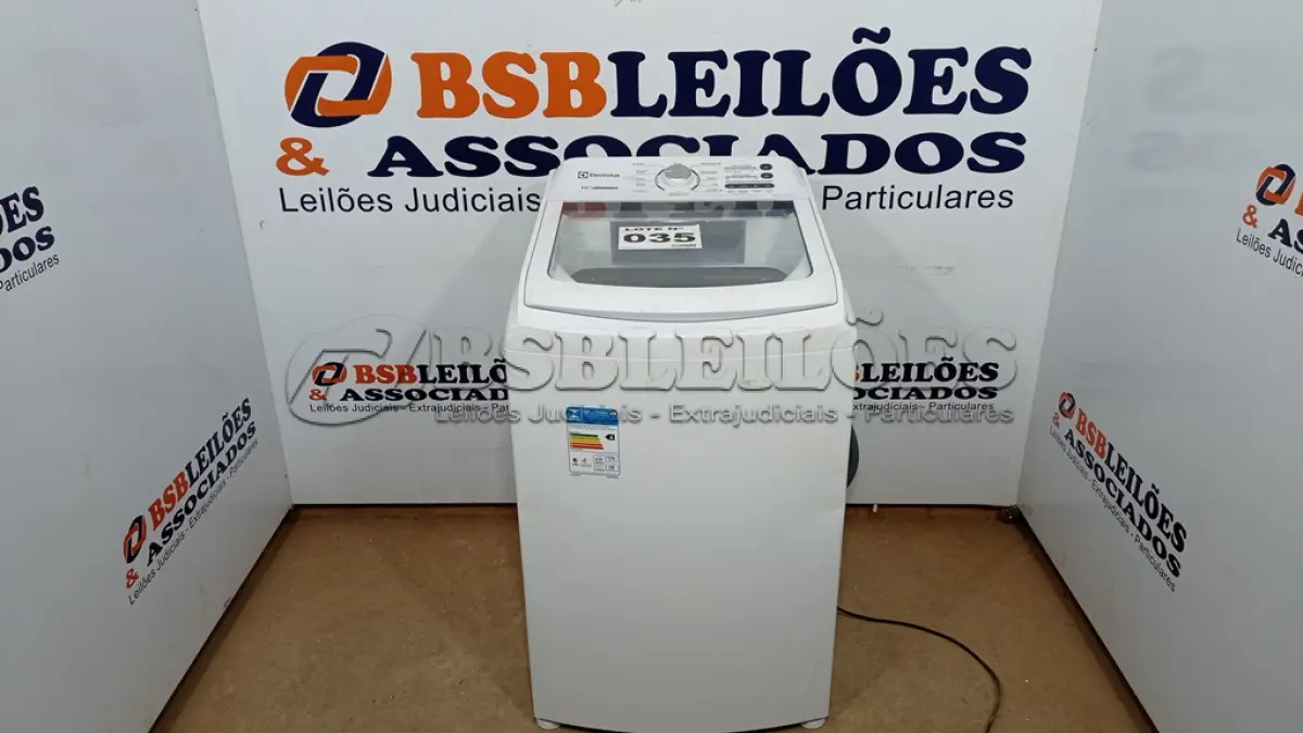 LOTE 035 - 01 MÁQUINA DE LAVAR ELECTROLUX 14KG LED14 BRANCA 220VOLTS (NO ESTADO, NÃO SABEMOS SE FUNCIONA. LEILÃO NÃO TEM GARANTIA E NEM DEVOLUÇÃO, SUJEITO A POSSÍVEIS AVARIAS VISÍVEIS/OCULTAS E/OU AUSÊNCIA DE COMPONENTES)