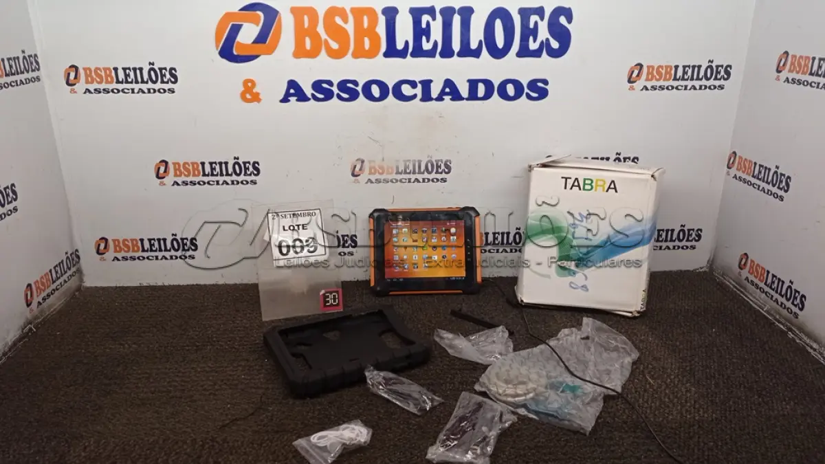 LOTE 009 - 01 TABLET QAV 801 8GB MARCA TABRA. (NO ESTADO) ATENÇÃO! FAZER A VISITAÇÃO ANTES DE ARREMATAR, NÃO SABEMOS SE FUNCIONA, LEILÃO NÃO TEM GARANTIA E NEM DEVOLUÇÃO, SUJEITO A POSSÍVEIS AVARIAS VISÍVEIS/OCULTAS E/OU AUSÊNCIA DE COMPONENTES.