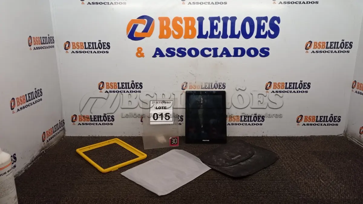 LOTE 015 - 01 TABLET MARCA POSITIVO. (NO ESTADO) ATENÇÃO! FAZER A VISITAÇÃO ANTES DE ARREMATAR, NÃO SABEMOS SE FUNCIONA, LEILÃO NÃO TEM GARANTIA E NEM DEVOLUÇÃO, SUJEITO A POSSÍVEIS AVARIAS VISÍVEIS/OCULTAS E/OU AUSÊNCIA DE COMPONENTES.