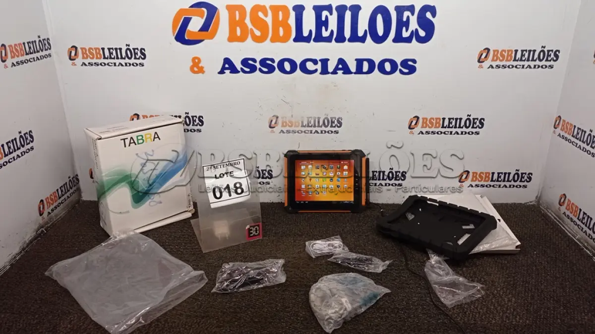 LOTE 018 - 01 TABLET QAV 801 8GB MARCA TABRA. (NO ESTADO) ATENÇÃO! FAZER A VISITAÇÃO ANTES DE ARREMATAR, NÃO SABEMOS SE FUNCIONA, LEILÃO NÃO TEM GARANTIA E NEM DEVOLUÇÃO, SUJEITO A POSSÍVEIS AVARIAS VISÍVEIS/OCULTAS E/OU AUSÊNCIA DE COMPONENTES.