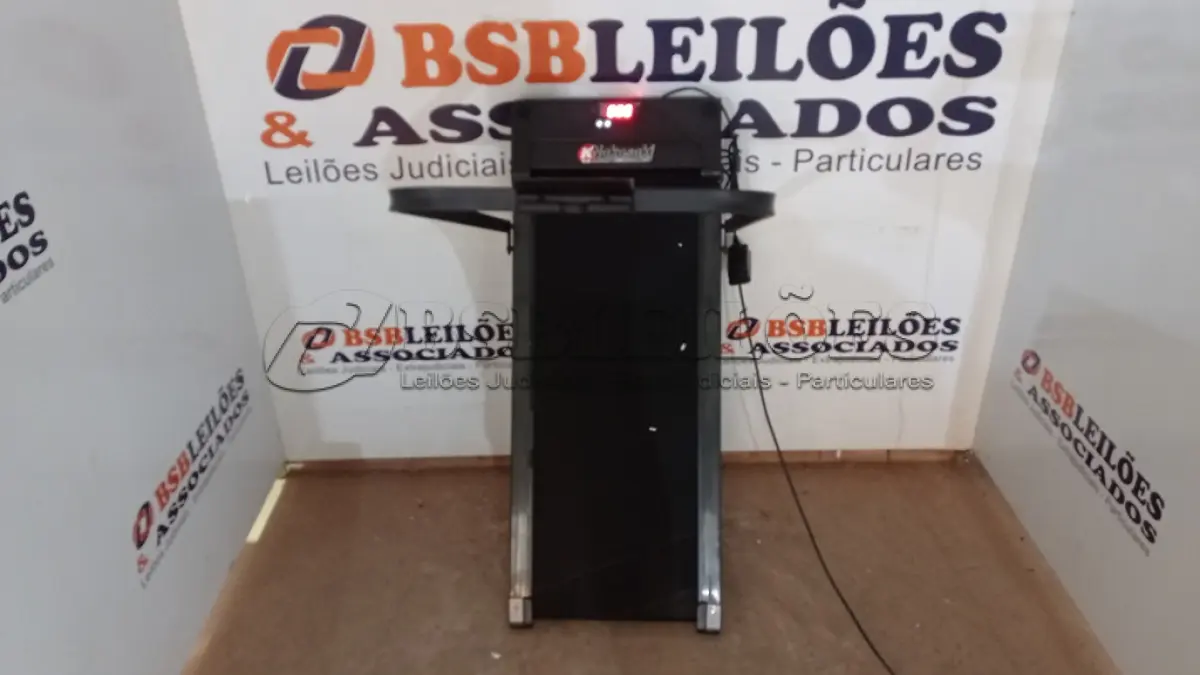 LOTE 063 - 01 ESTEIRA ELÉTRICA KNAKASAKI 110VOLTS C/ CONTROLE (NO ESTADO, NÃO SABEMOS SE FUNCIONA. LEILÃO NÃO TEM GARANTIA E NEM DEVOLUÇÃO, SUJEITO A POSSÍVEIS AVARIAS VISÍVEIS/OCULTAS E/OU AUSÊNCIA DE COMPONENTES)
