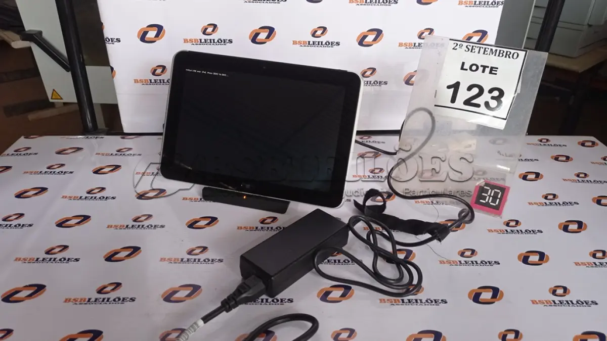 LOTE 123 - 01 TABLET HP ELITEPAD. (NO ESTADO) ATENÇÃO! FAZER A VISITAÇÃO ANTES DE ARREMATAR, NÃO SABEMOS SE FUNCIONA, LEILÃO NÃO TEM GARANTIA E NEM DEVOLUÇÃO, SUJEITO A POSSÍVEIS AVARIAS VISÍVEIS/OCULTAS E/OU AUSÊNCIA DE COMPONENTES.