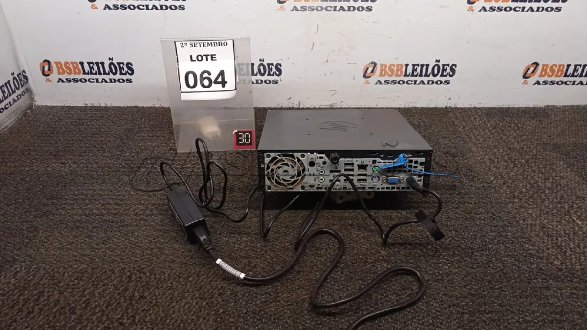 LOTE 064 - 01 MINI PC MARCA HP. (NO ESTADO) ATENÇÃO! FAZER A VISITAÇÃO ANTES DE ARREMATAR, NÃO SABEMOS SE FUNCIONA, LEILÃO NÃO TEM GARANTIA E NEM DEVOLUÇÃO, SUJEITO A POSSÍVEIS AVARIAS VISÍVEIS/OCULTAS E/OU AUSÊNCIA DE COMPONENTES.