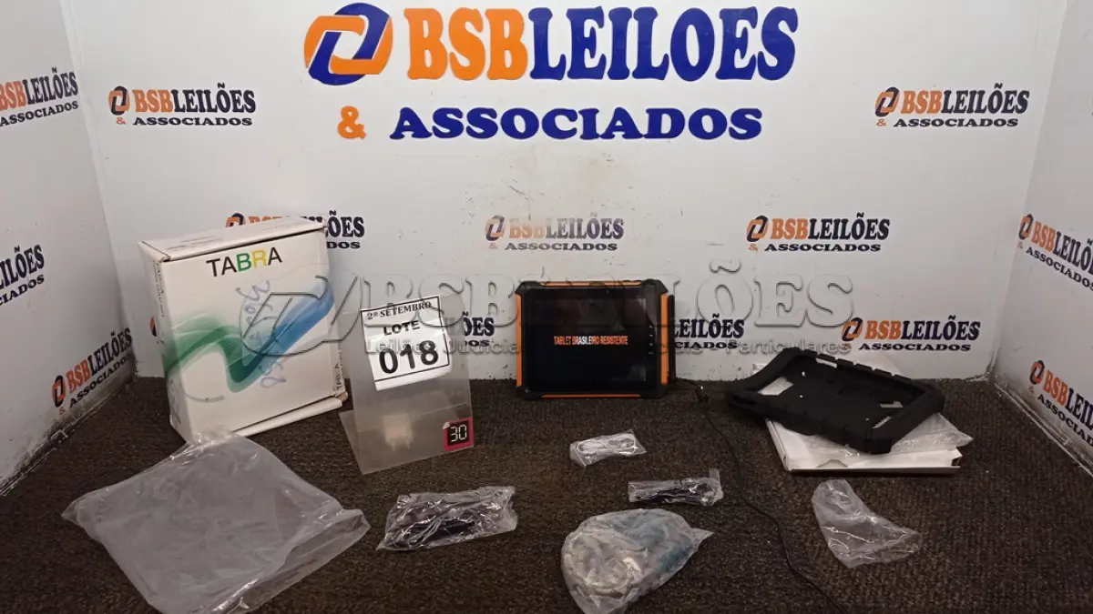 LOTE 018 - 01 TABLET QAV 801 8GB MARCA TABRA. (NO ESTADO) ATENÇÃO! FAZER A VISITAÇÃO ANTES DE ARREMATAR, NÃO SABEMOS SE FUNCIONA, LEILÃO NÃO TEM GARANTIA E NEM DEVOLUÇÃO, SUJEITO A POSSÍVEIS AVARIAS VISÍVEIS/OCULTAS E/OU AUSÊNCIA DE COMPONENTES.