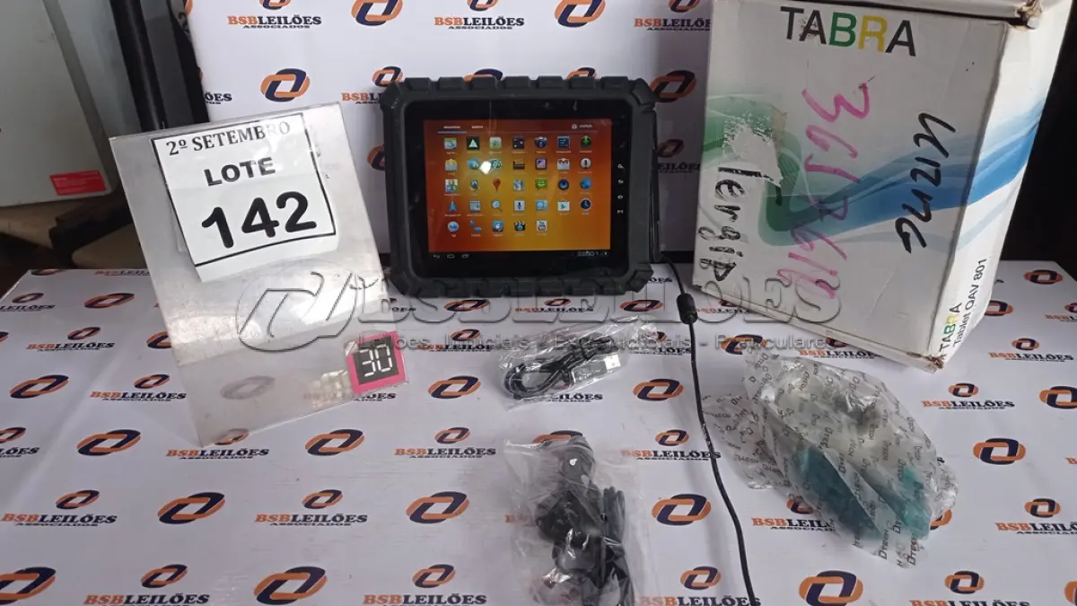 LOTE 142 - 01 TABLET QAV 801 8GB MARCA TABRA. (NO ESTADO) ATENÇÃO! FAZER A VISITAÇÃO ANTES DE ARREMATAR, NÃO SABEMOS SE FUNCIONA, LEILÃO NÃO TEM GARANTIA E NEM DEVOLUÇÃO, SUJEITO A POSSÍVEIS AVARIAS VISÍVEIS/OCULTAS E/OU AUSÊNCIA DE COMPONENTES.