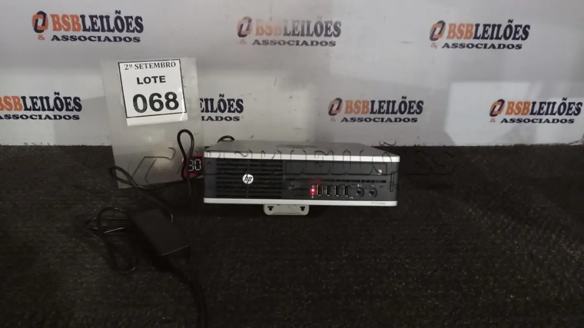 LOTE 068 - 01 MINI PC MARCA HP. (NO ESTADO) ATENÇÃO! FAZER A VISITAÇÃO ANTES DE ARREMATAR, NÃO SABEMOS SE FUNCIONA, LEILÃO NÃO TEM GARANTIA E NEM DEVOLUÇÃO, SUJEITO A POSSÍVEIS AVARIAS VISÍVEIS/OCULTAS E/OU AUSÊNCIA DE COMPONENTES.
