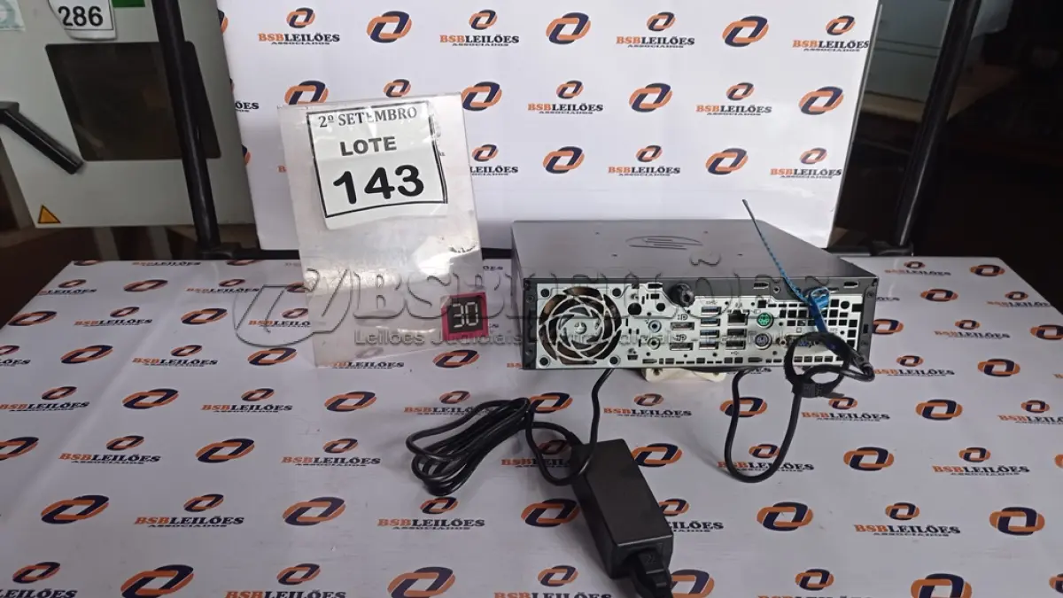 LOTE 143 - 01 MINI PC MARCA HP. (NO ESTADO) ATENÇÃO! FAZER A VISITAÇÃO ANTES DE ARREMATAR, NÃO SABEMOS SE FUNCIONA, LEILÃO NÃO TEM GARANTIA E NEM DEVOLUÇÃO, SUJEITO A POSSÍVEIS AVARIAS VISÍVEIS/OCULTAS E/OU AUSÊNCIA DE COMPONENTES.