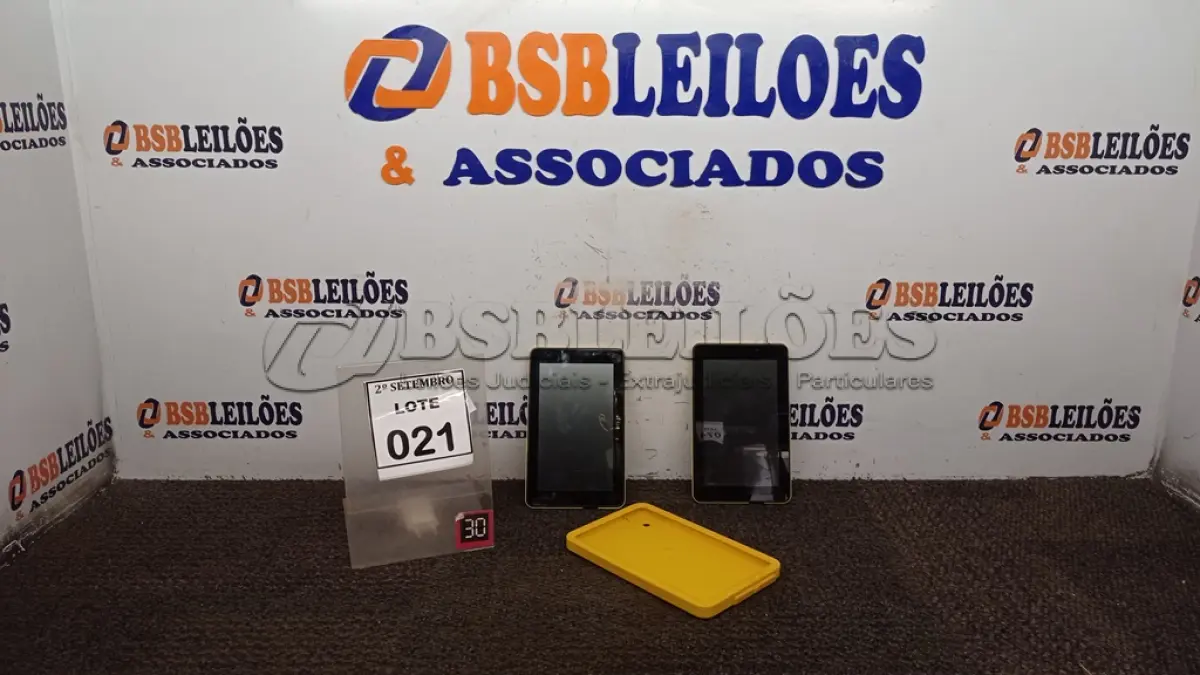 LOTE 021 - 02 TABLETS MARCA CCE. (NO ESTADO) ATENÇÃO! FAZER A VISITAÇÃO ANTES DE ARREMATAR, NÃO SABEMOS SE FUNCIONA, LEILÃO NÃO TEM GARANTIA E NEM DEVOLUÇÃO, SUJEITO A POSSÍVEIS AVARIAS VISÍVEIS/OCULTAS E/OU AUSÊNCIA DE COMPONENTES.