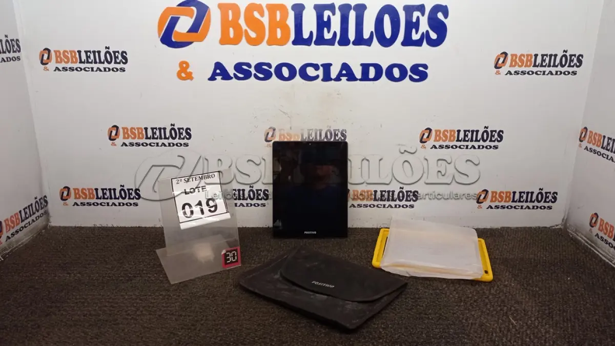 LOTE 019 - 01 TABLET MARCA POSITIVO. (NO ESTADO) ATENÇÃO! FAZER A VISITAÇÃO ANTES DE ARREMATAR, NÃO SABEMOS SE FUNCIONA, LEILÃO NÃO TEM GARANTIA E NEM DEVOLUÇÃO, SUJEITO A POSSÍVEIS AVARIAS VISÍVEIS/OCULTAS E/OU AUSÊNCIA DE COMPONENTES.